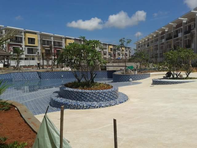 Kolam Renang The Sherwood Apartment