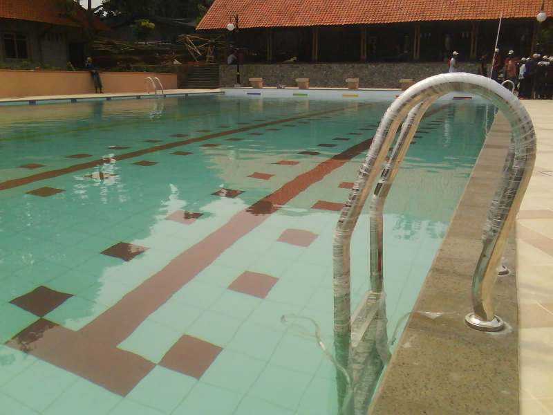 Kolam Renang Kampung Main Cipulir