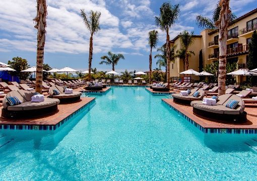 Tips Kolam Renang Hotel Jadi Favorite Tamu