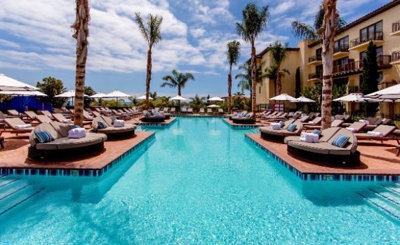Tips Kolam Renang Hotel Jadi Favorite Tamu