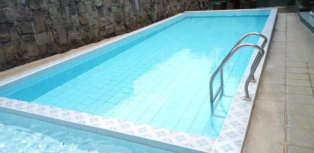 Cat Kolam Renang