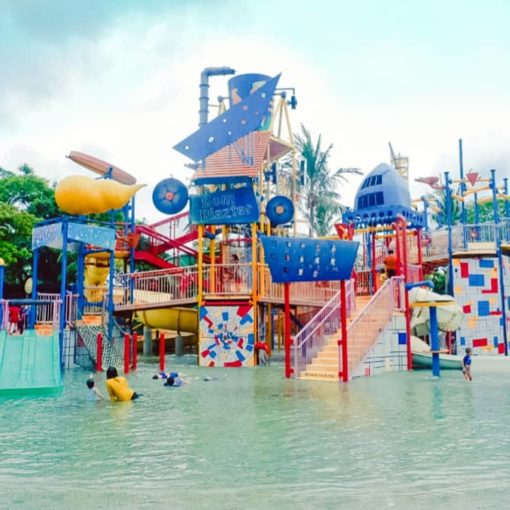 Kolam renang PIK