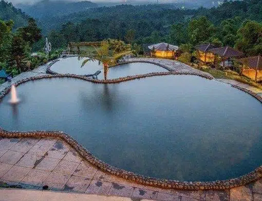 Kolam renang Umbul Sidomukti