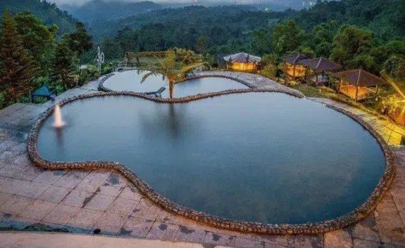 Kolam renang Umbul Sidomukti