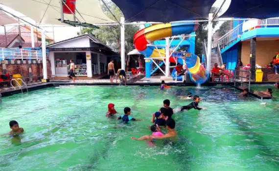 Kolam renang di Indonesia