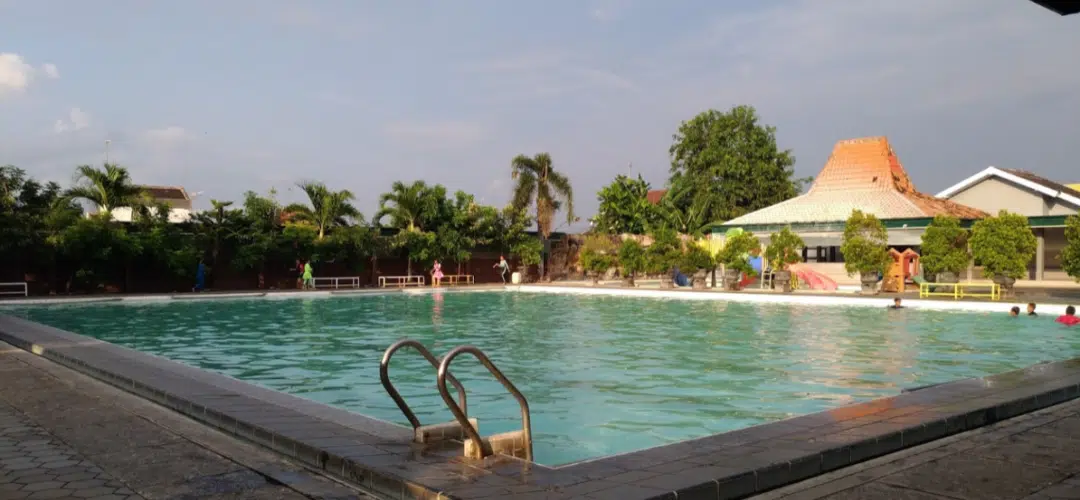 kolam renang di Pati