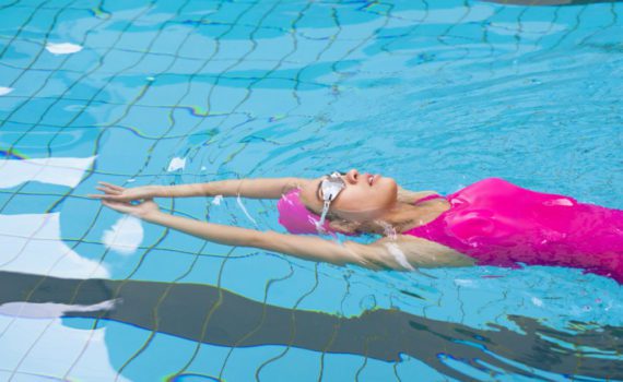 perlengkapan kolam renang