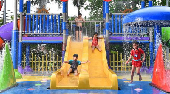 perosotan kolam renang