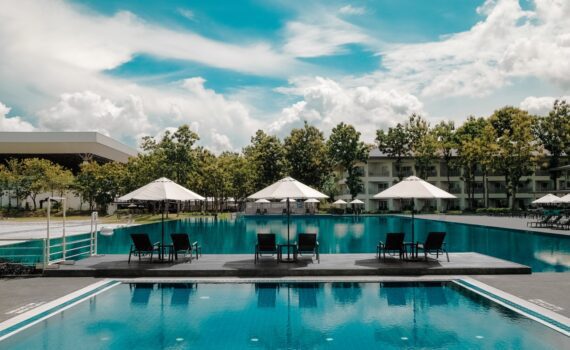 Kolam Renang Lippo Cikarang